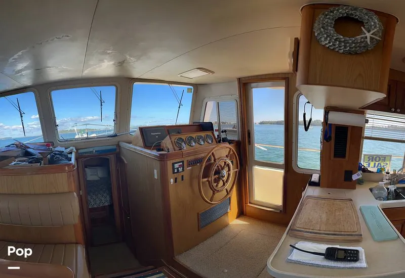 Slide: The Image of Mainship 400 Trawler 2005 - 16789528
