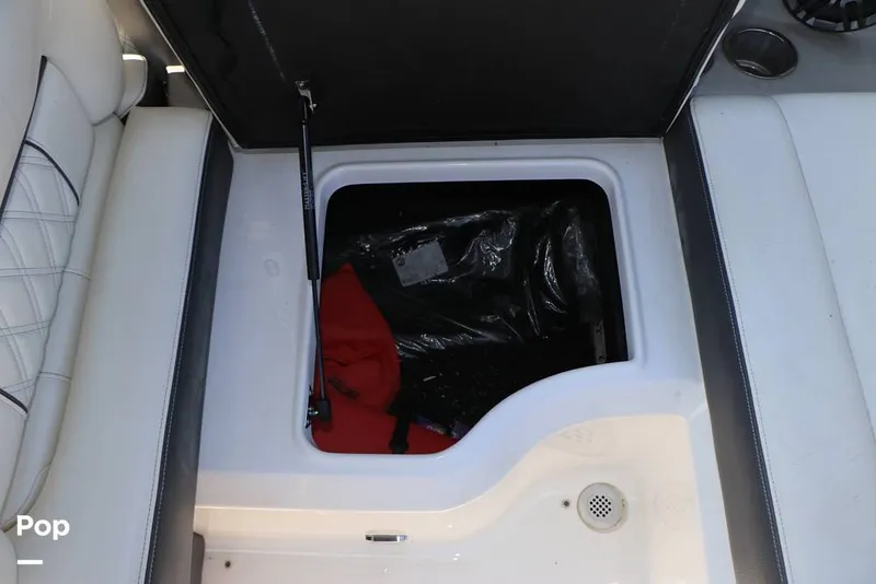 Slide: The Image of Regal LS2 2022 - 15872955