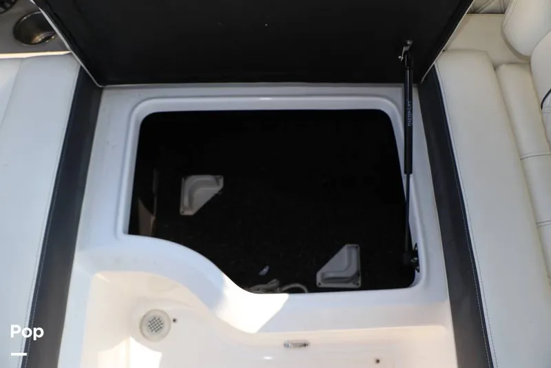 Slide: The Image of Regal LS2 2022 - 15872959