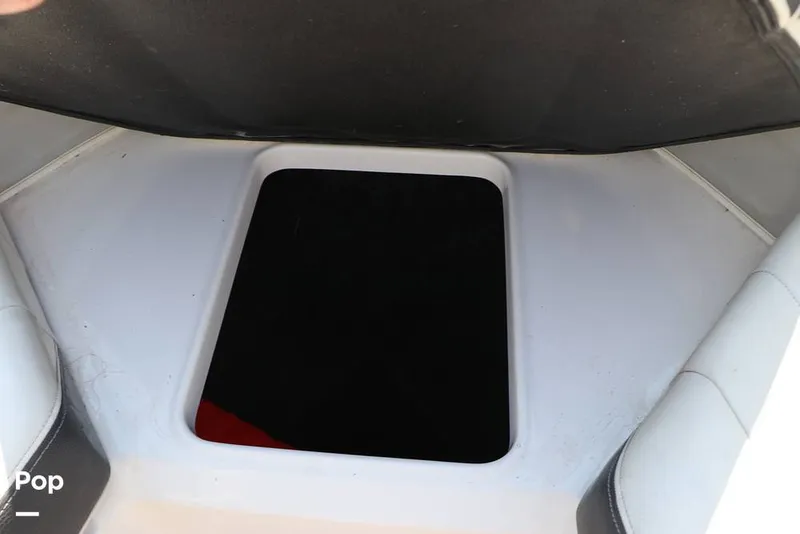 Slide: The Image of Regal LS2 2022 - 15872989