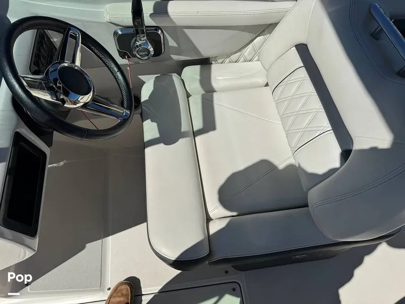 Slide: The Image of Regal LS2 2022 - 15900693