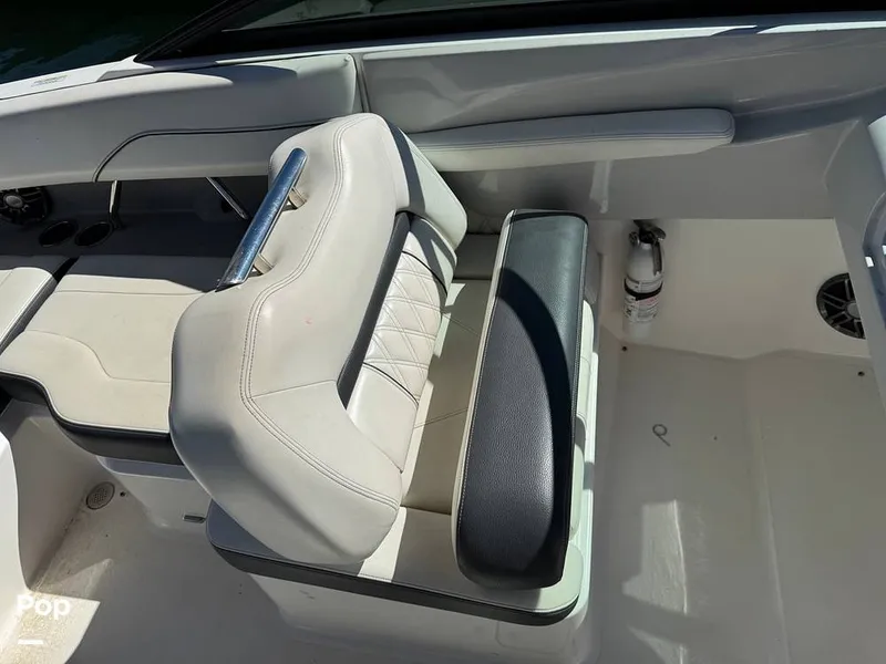 Slide: The Image of Regal LS2 2022 - 15900694