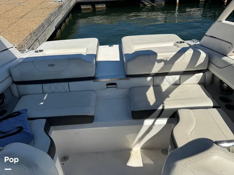 Slide: The Image of Regal LS2 2022 - 15900711