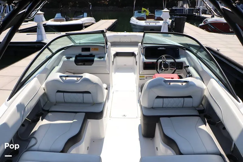 Slide: The Image of Regal LS2 2022 - 15873136