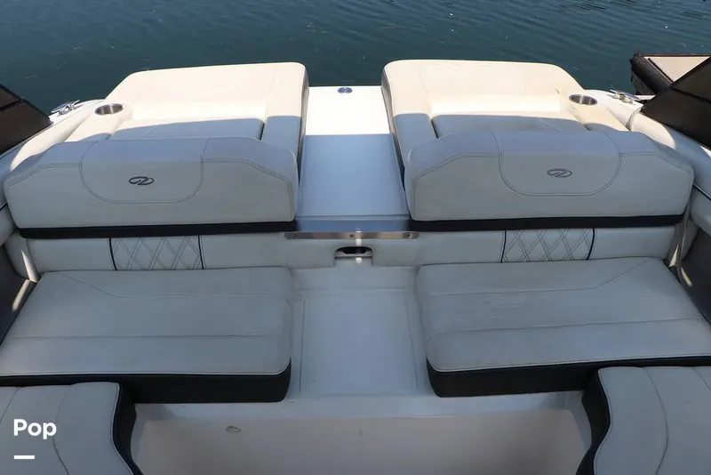 Slide: The Image of Regal LS2 2022 - 15873137