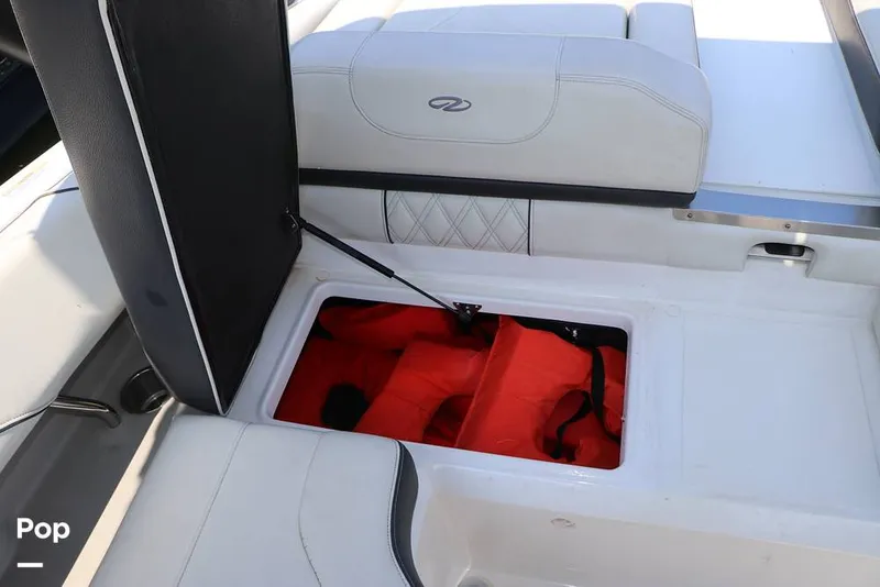 Slide: The Image of Regal LS2 2022 - 15873138