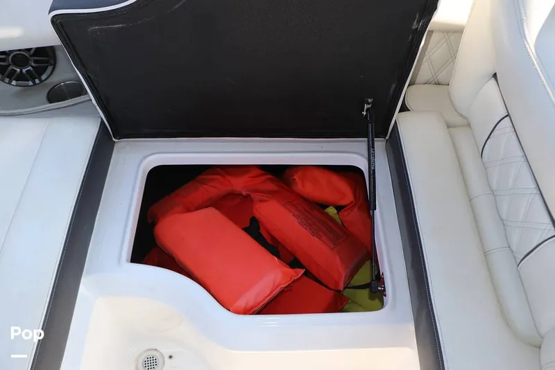 Slide: The Image of Regal LS2 2022 - 15873143