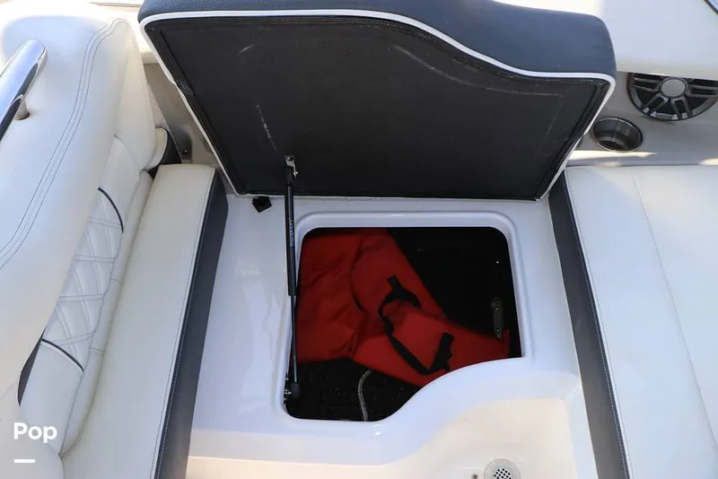 Slide: The Image of Regal LS2 2022 - 15873146