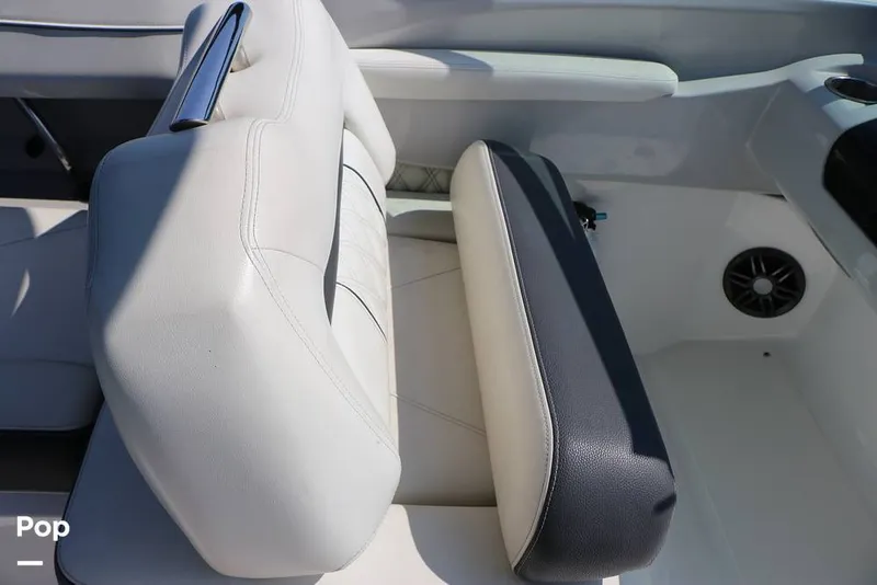 Slide: The Image of Regal LS2 2022 - 15873148