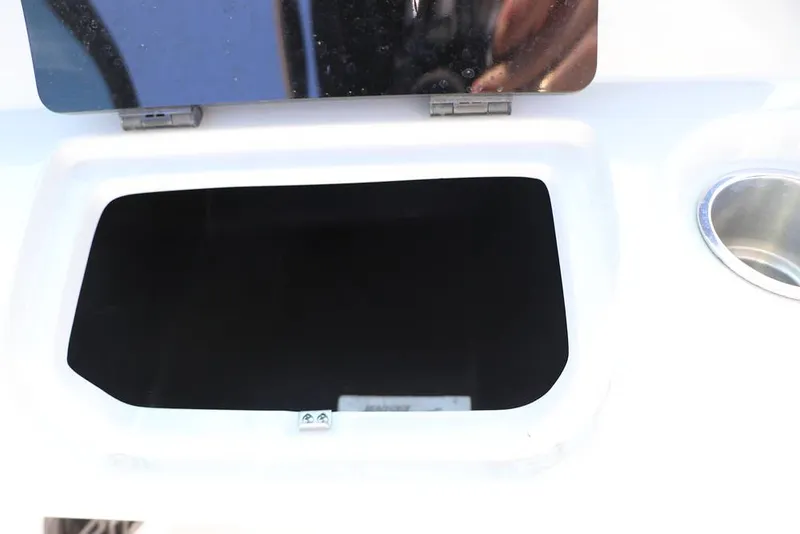 Slide: The Image of Regal LS2 2022 - 15873152