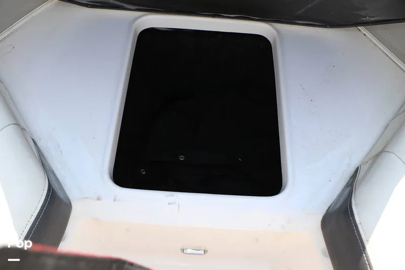 Slide: The Image of Regal LS2 2022 - 15873162