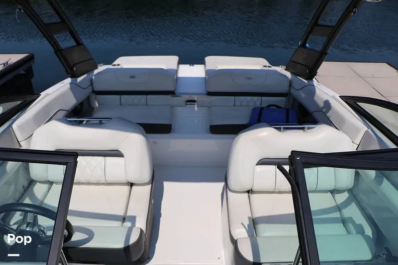 Slide: The Image of Regal LS2 2022 - 15873172