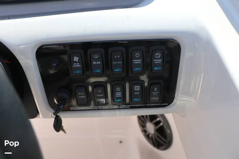 Slide: The Image of Regal LS2 2022 - 15873186