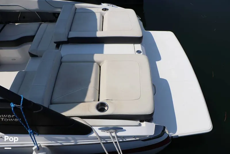 Slide: The Image of Regal LS2 2022 - 15873128