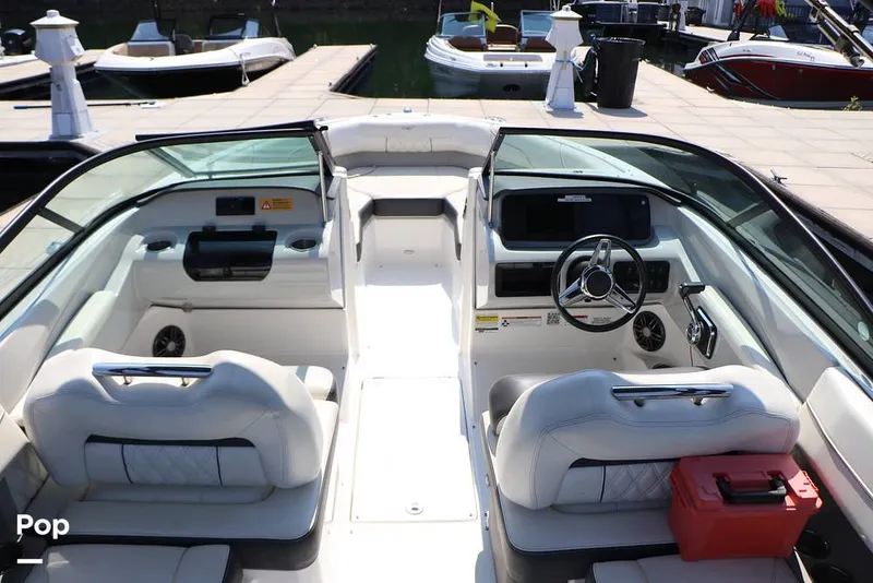 Slide: The Image of Regal LS2 2022 - 15873192