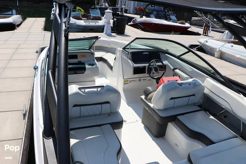 Slide: The Image of Regal LS2 2022 - 15873129