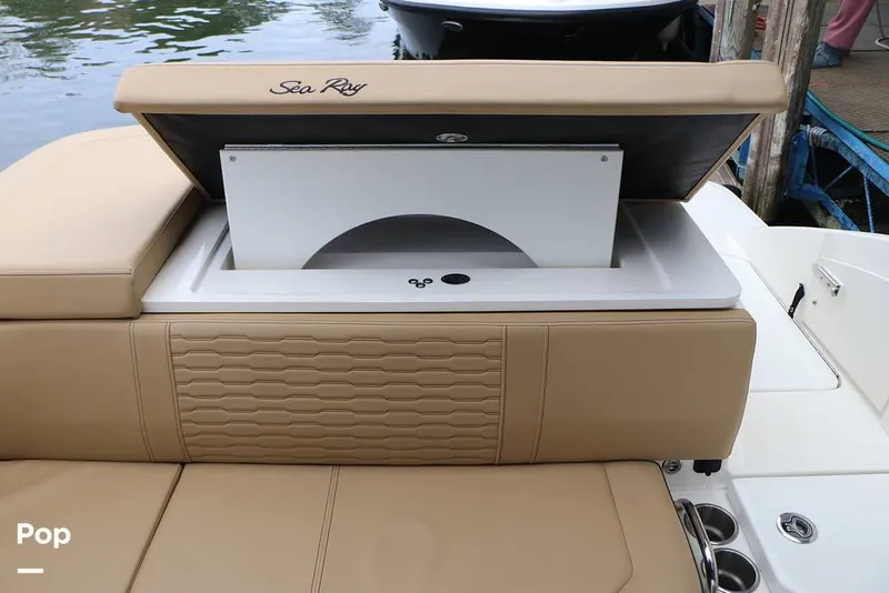 Slide: The Image of Sea Ray SPX 230 2024 - 16130583