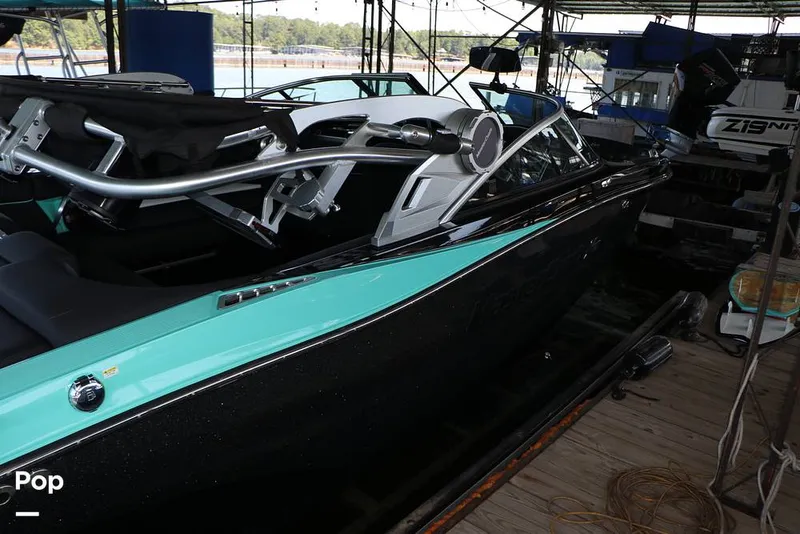 Slide: The Image of Mastercraft XT22 2019 - 15708623