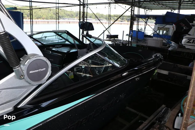 Slide: The Image of Mastercraft XT22 2019 - 15708669