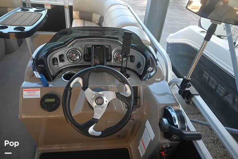 Slide: The Image of Sun Tracker Party Barge 22 DLX 2021 - 15993068