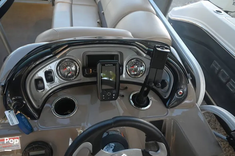 Slide: The Image of Sun Tracker Party Barge 22 DLX 2021 - 15993069