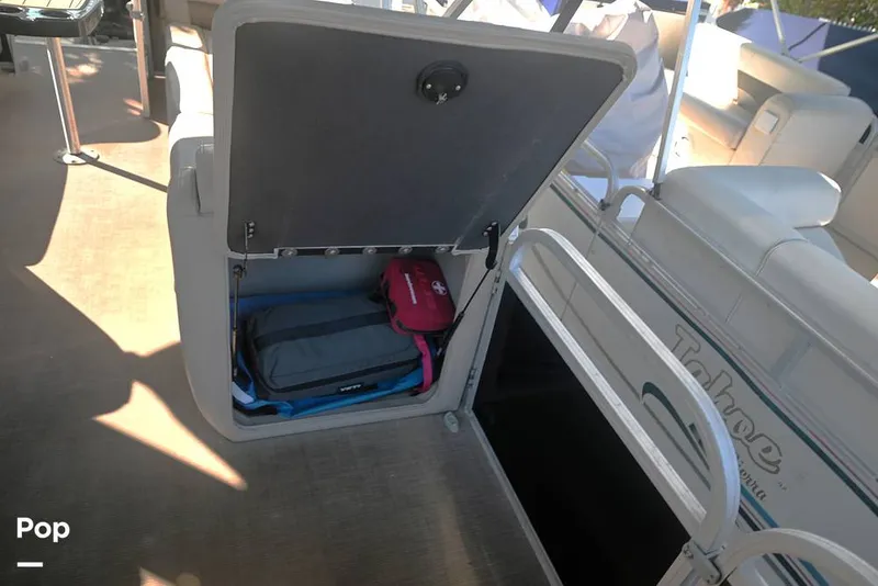 Slide: The Image of Sun Tracker Party Barge 22 DLX 2021 - 15993077