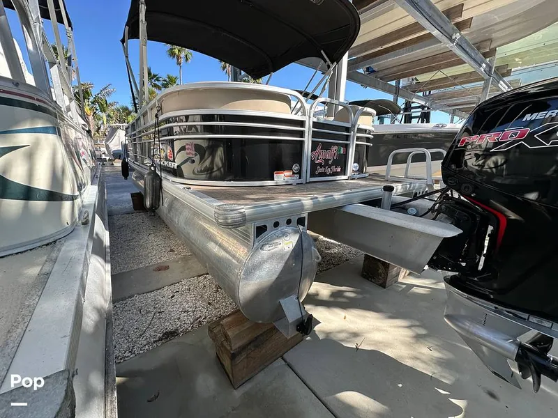 Slide: The Image of Sun Tracker Party Barge 22 DLX 2021 - 15993167