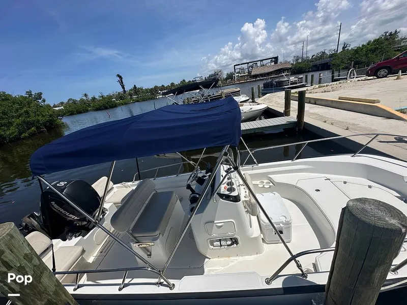 Slide: The Image of Boston Whaler 170 Montauk 2022 - 15674392