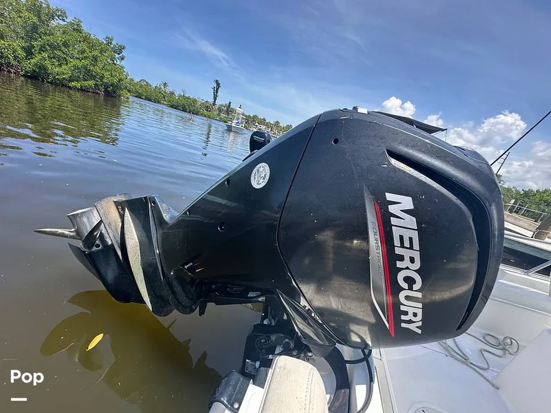 Slide: The Image of Boston Whaler 170 Montauk 2022 - 15674394