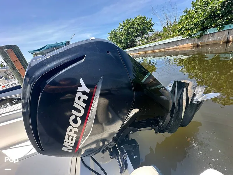 Slide: The Image of Boston Whaler 170 Montauk 2022 - 15674395