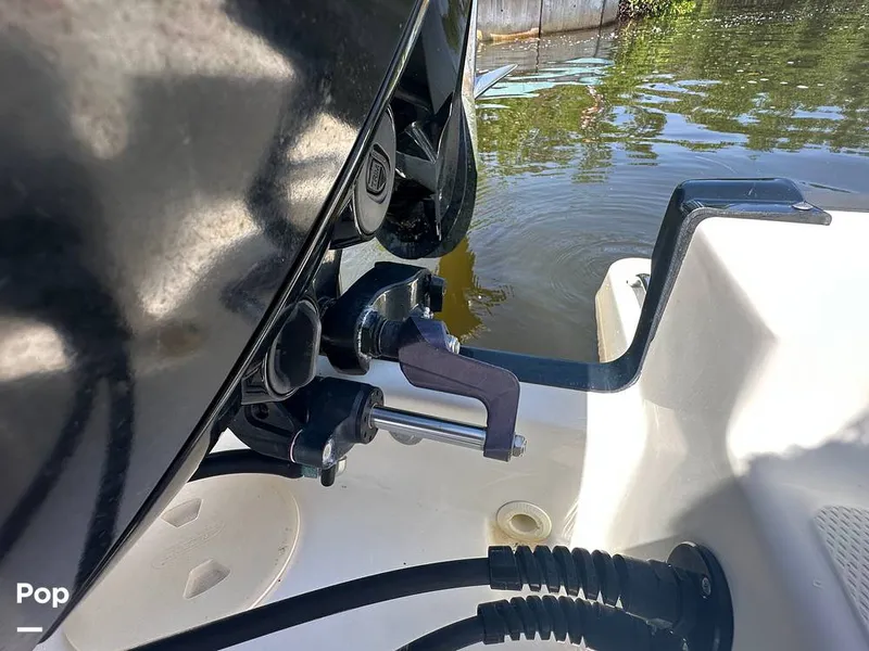 Slide: The Image of Boston Whaler 170 Montauk 2022 - 15674403