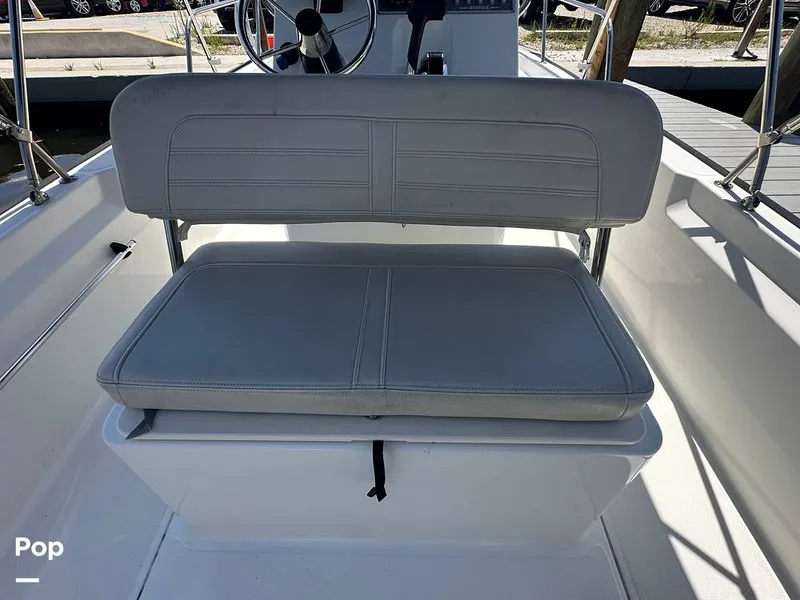 Slide: The Image of Boston Whaler 170 Montauk 2022 - 15674405