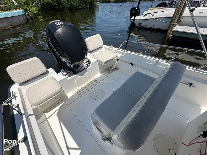 Slide: The Image of Boston Whaler 170 Montauk 2022 - 15674408