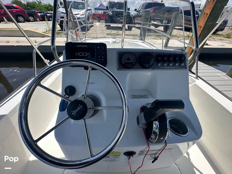 Slide: The Image of Boston Whaler 170 Montauk 2022 - 15674416