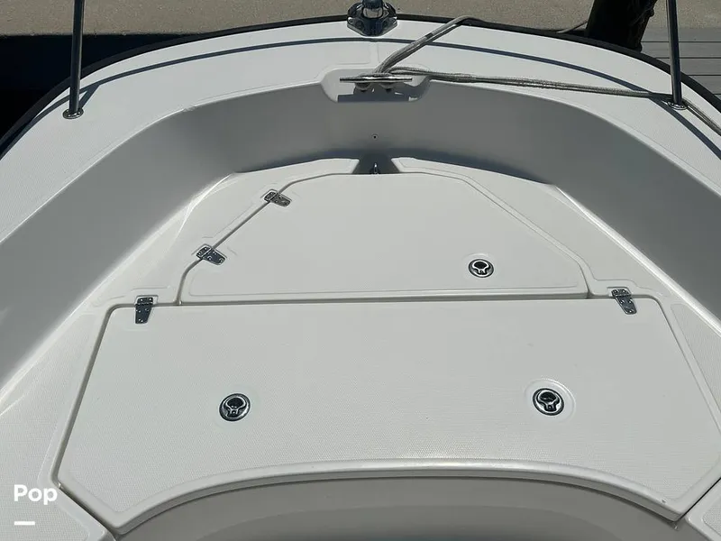 Slide: The Image of Boston Whaler 170 Montauk 2022 - 15674429