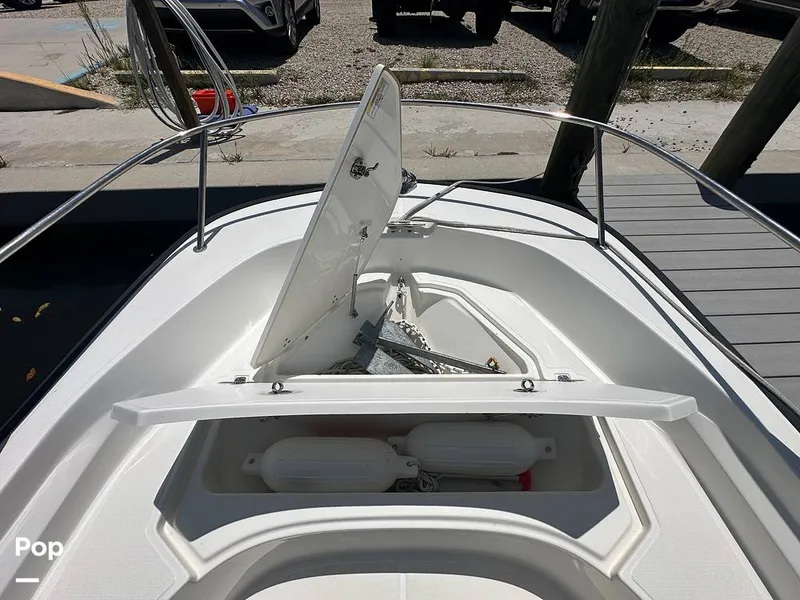 Slide: The Image of Boston Whaler 170 Montauk 2022 - 15674430