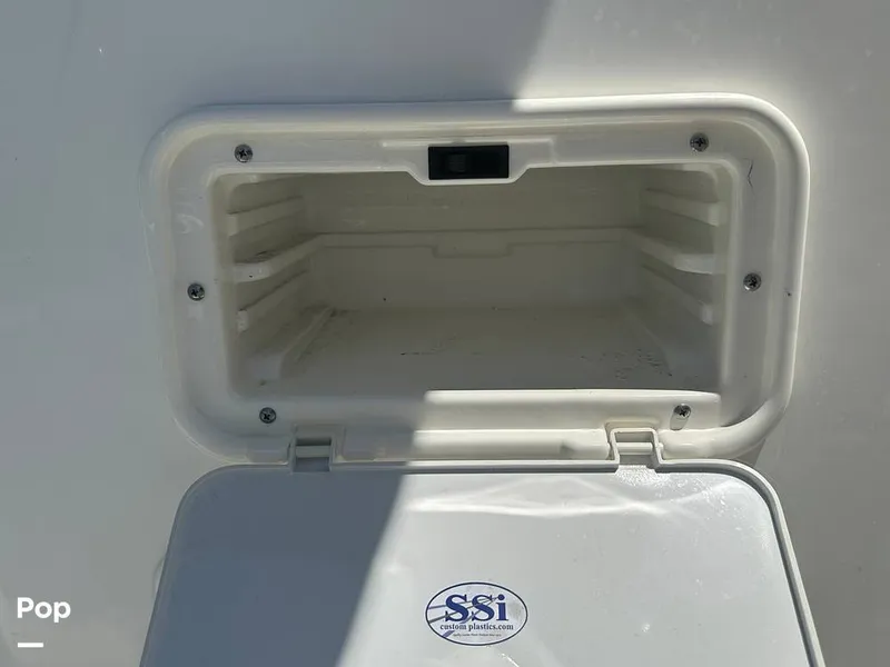 Slide: The Image of Boston Whaler 170 Montauk 2022 - 15674440