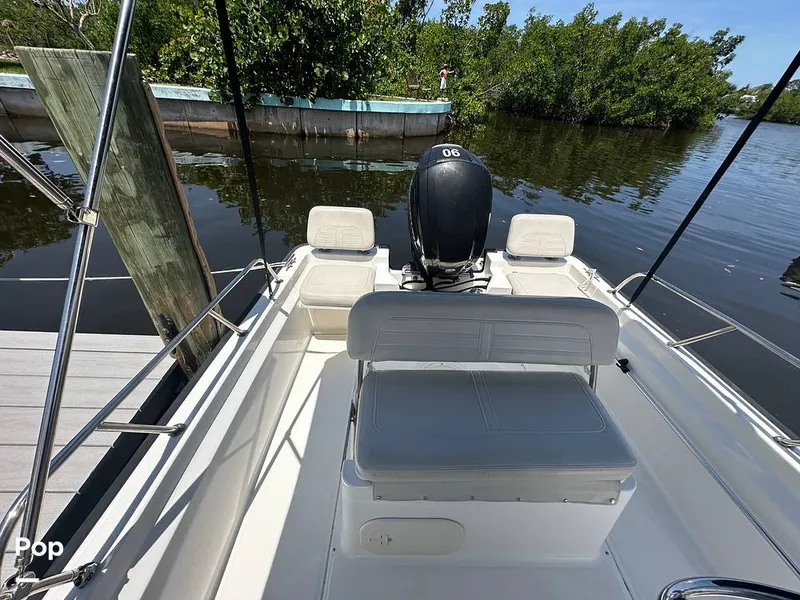 Slide: The Image of Boston Whaler 170 Montauk 2022 - 15674442
