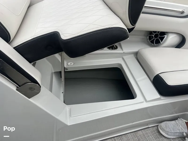 Slide: The Image of Crownline Boats 255 SS 2021 - 15664651