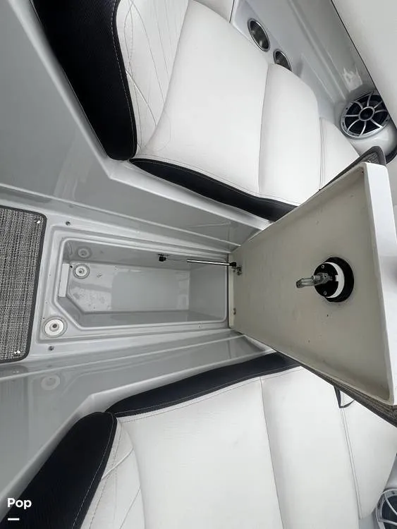 Slide: The Image of Crownline Boats 255 SS 2021 - 15664656