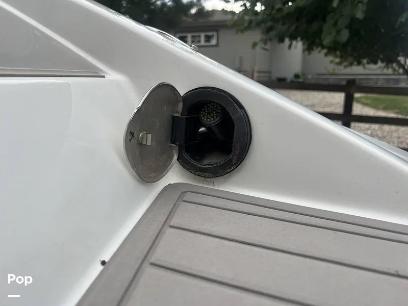 Slide: The Image of Crownline Boats 255 SS 2021 - 15664666