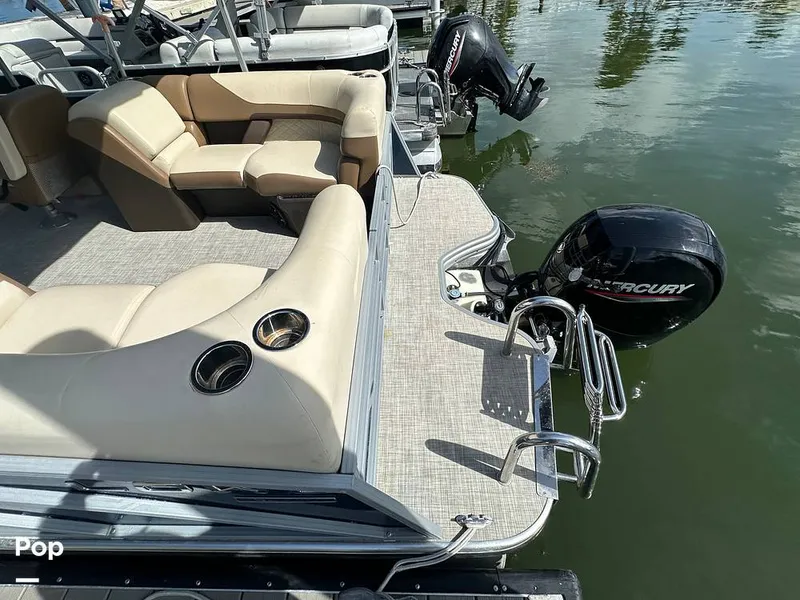 Slide: The Image of Lowe SS 230W 2024 - 15673859