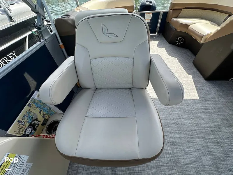 Slide: The Image of Lowe SS 230W 2024 - 15673880