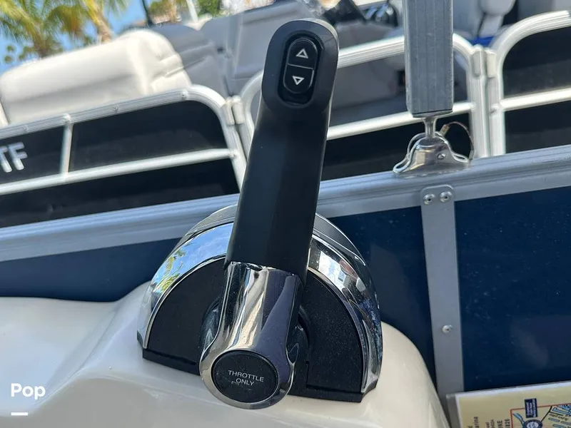 Slide: The Image of Lowe SS 230W 2024 - 15673893