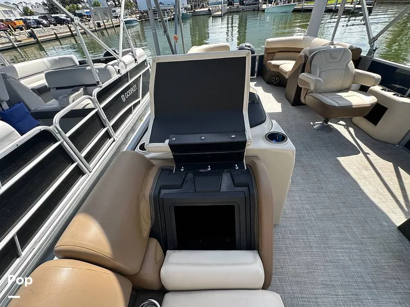 Slide: The Image of Lowe SS 230W 2024 - 15673908