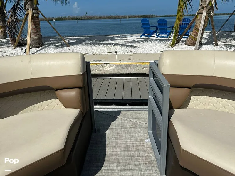 Slide: The Image of Lowe SS 230W 2024 - 15673909