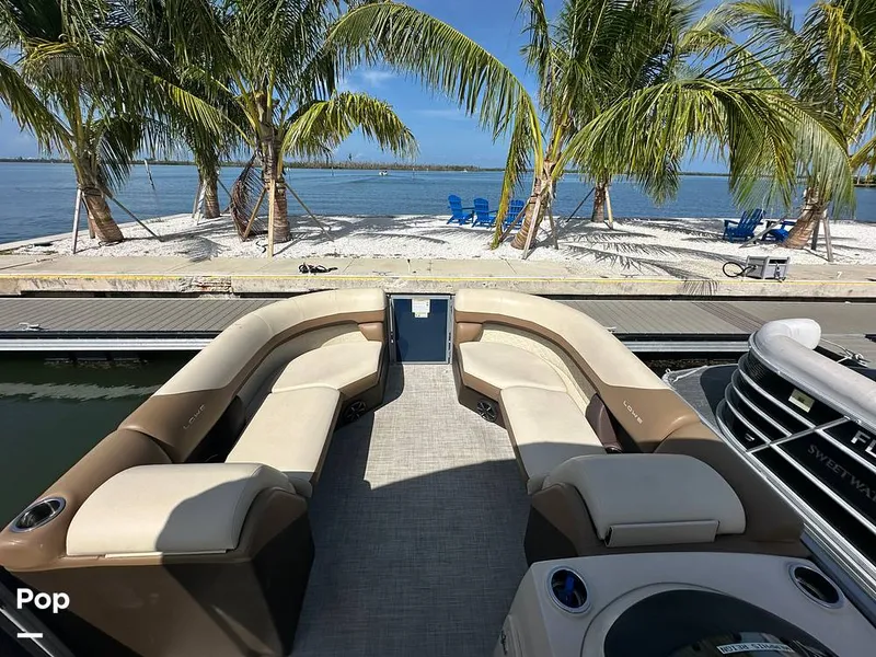 Slide: The Image of Lowe SS 230W 2024 - 15673902