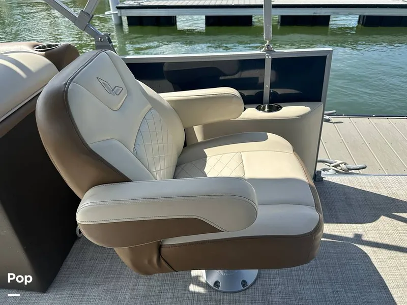 Slide: The Image of Lowe SS 230W 2024 - 15673897