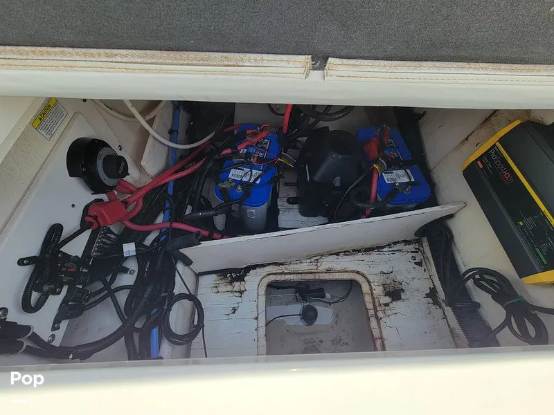 Slide: The Image of Sea Ray 240 Sundeck 2014 - 15810472