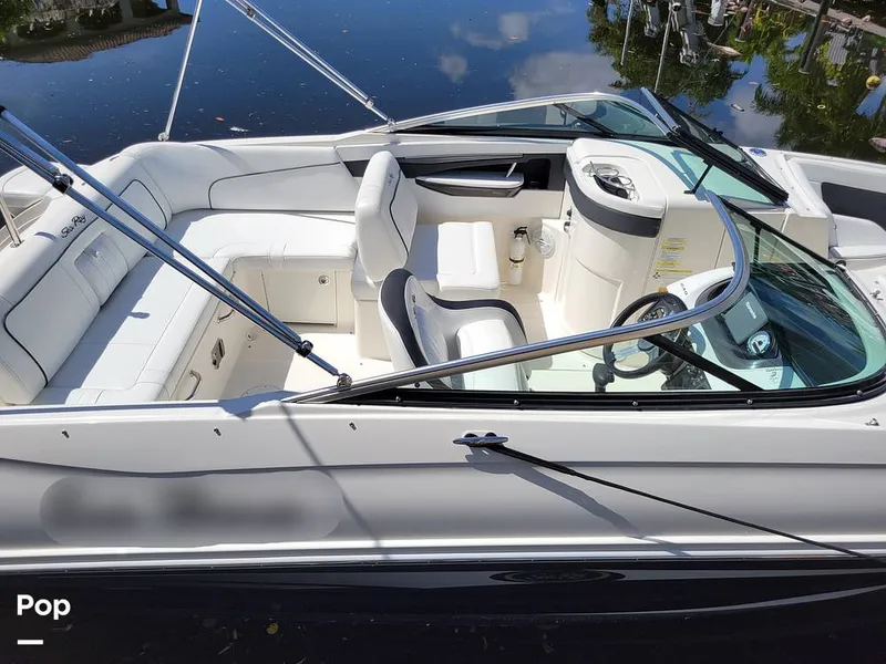 Slide: The Image of Sea Ray 240 Sundeck 2014 - 15810461